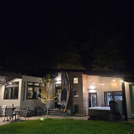 Luxe Lake Cabin Hot Tub Grill Firepit Ev Charger Onalaska Dış mekan fotoğraf